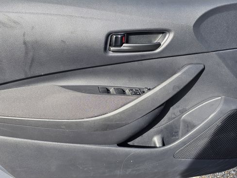 Used 2025 Toyota Corolla LE image 14