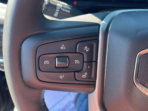 Used 2023 GMC Yukon Denali image 11