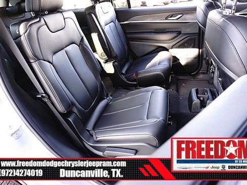 New 2025 Jeep Grand Cherokee L Limited image 16