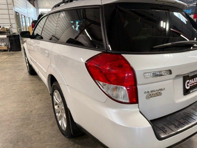 Used 2009 Subaru Outback 2.5i Limited AWD/4WD image 27