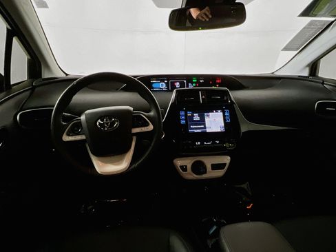 Used 2017 Toyota Prius Four w/ Advanced Technology Package FWD image 30