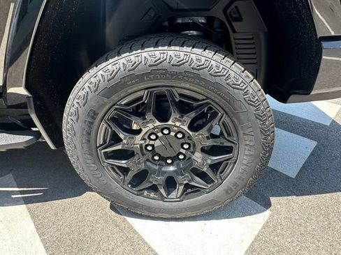 New 2025 GMC Hummer EV 2X AWD/4WD image 8
