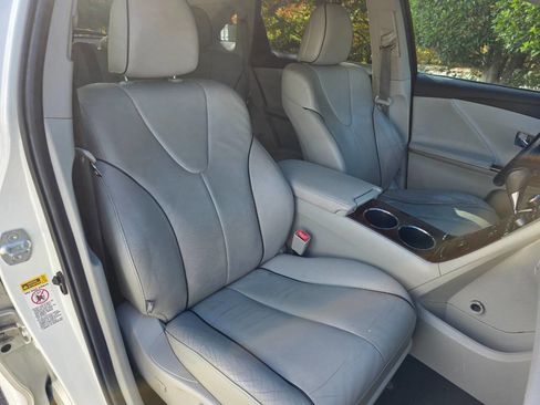 Used 2010 Toyota Venza image 31