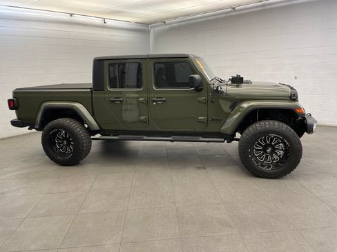 Used 2023 Jeep Gladiator Sport AWD/4WD image 7