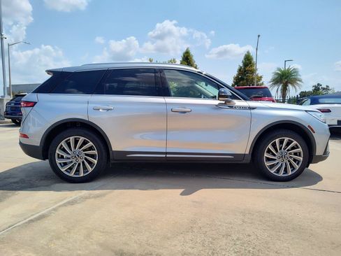 Used 2023 Lincoln Corsair Reserve w/ Equipment Group 202A FWD image 9