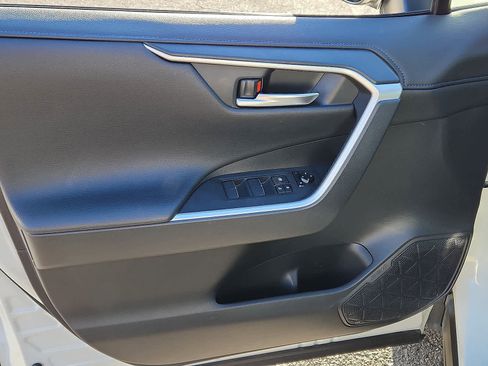 Used 2019 Toyota RAV4 XSE image 13