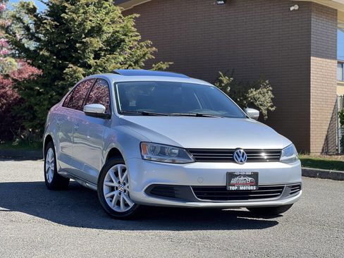 Used 2013 Volkswagen Jetta SE FWD image 1