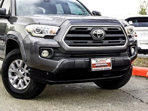 Used 2018 Toyota Tacoma SR5 image 3
