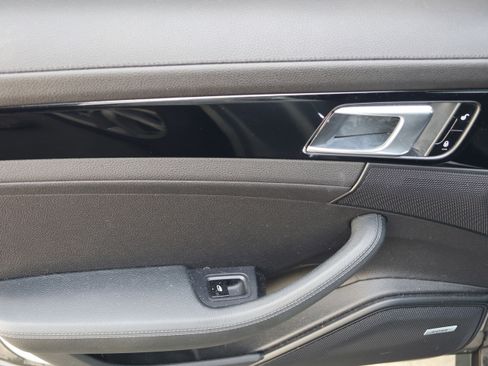 Used 2017 Porsche Panamera 4S image 31