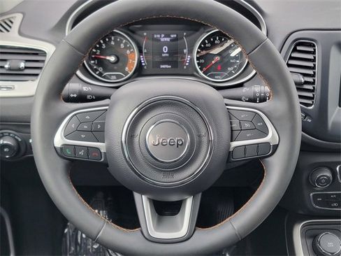 Certified 2021 Jeep Compass Latitude image 33