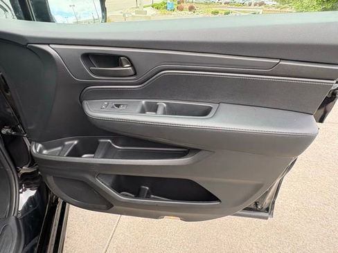 Used 2025 Honda Odyssey Sport-L image 29