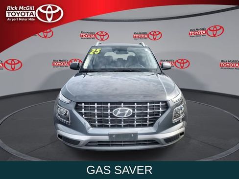 Used 2025 Hyundai Venue SEL FWD image 3