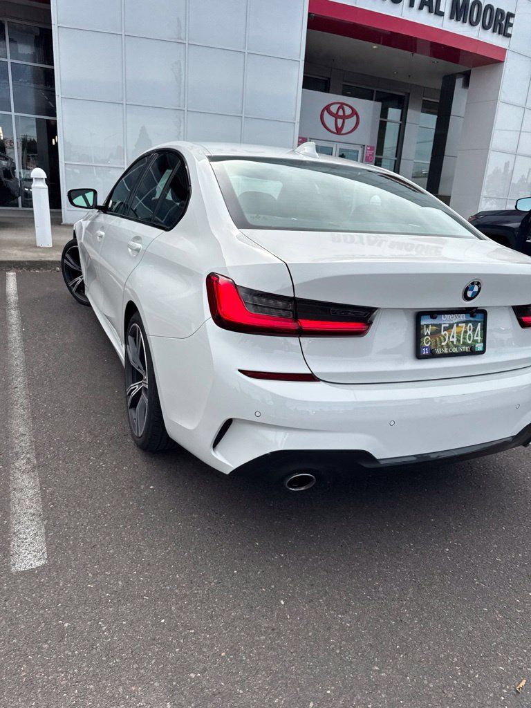Used 2020 BMW 330i Sedan w/ M Sport Package RWD image 8