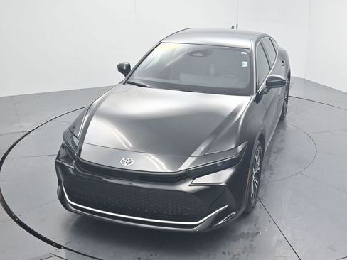 Used 2024 Toyota Crown XLE image 49