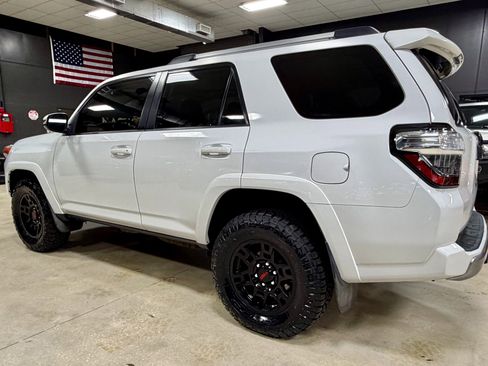 Used 2016 Toyota 4Runner Trail Premium image 11