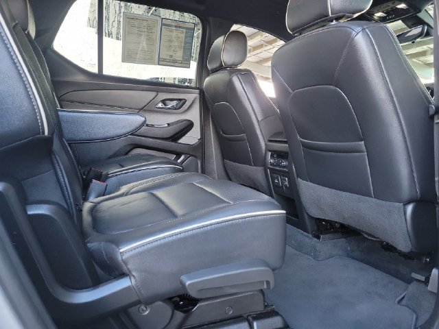 Used 2022 Chevrolet Traverse Premier w/ Redline Edition FWD image 26