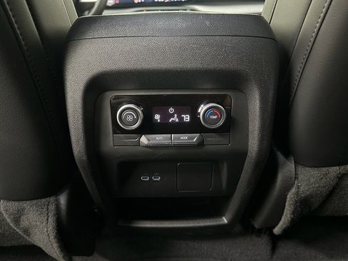 Certified 2025 Buick Enclave Preferred image 36