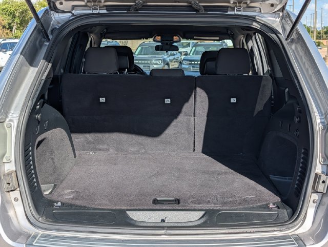 Used 2018 Jeep Grand Cherokee Laredo RWD image 26