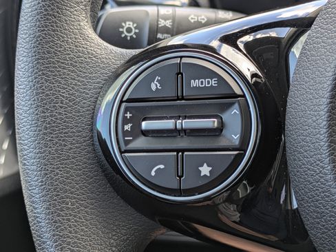 Used 2025 Kia Soul S FWD image 23