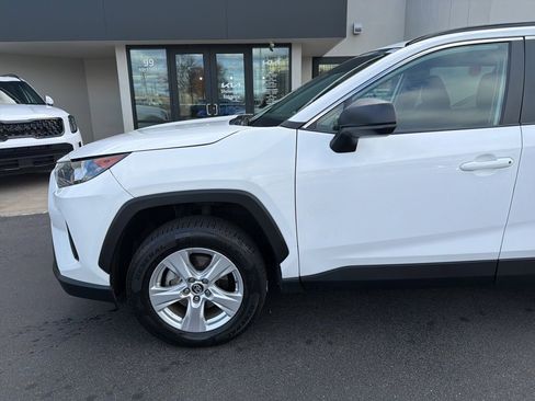 Used 2021 Toyota RAV4 LE image 11