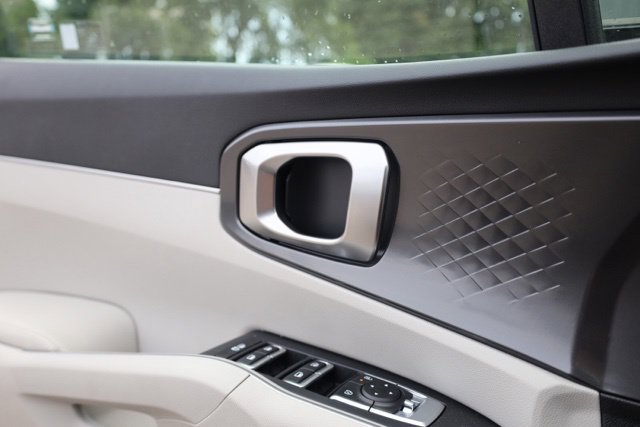 Used 2025 Kia Sorento S w/ Panoramic Sunroof Package FWD image 25