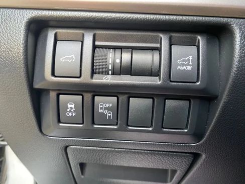 Used 2015 Subaru Outback 2.5i Limited AWD/4WD image 24