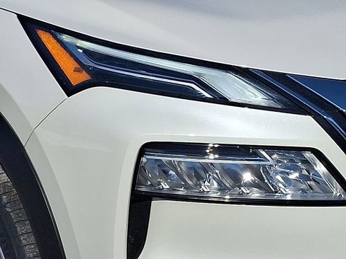 Certified 2023 Nissan Rogue Platinum image 10