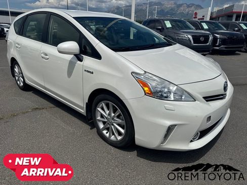 Used 2013 Toyota Prius V Five FWD image 11
