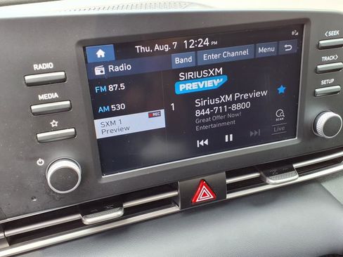 Used 2023 Hyundai Elantra SEL image 18