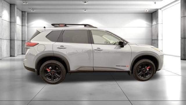 Used 2026 Nissan Rogue SV AWD/4WD image 9