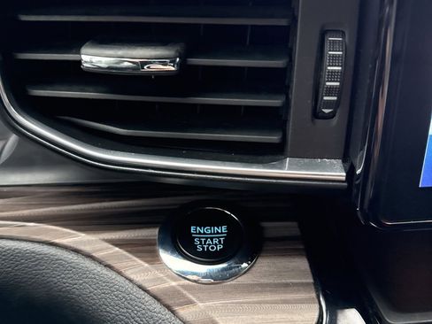 Used 2023 Ford Explorer Limited w/ Equipment Group 301A image 33