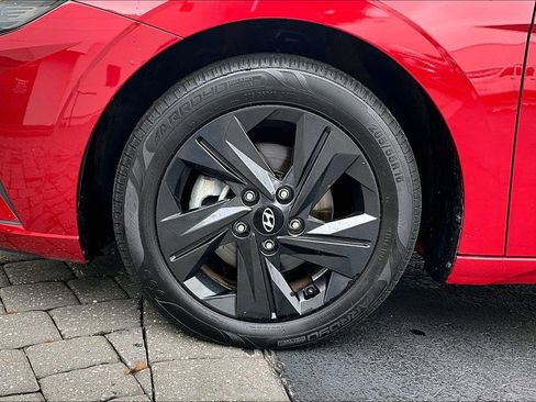 Used 2021 Hyundai Elantra SEL image 30