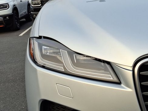 Used 2022 Jaguar F-PACE S image 9