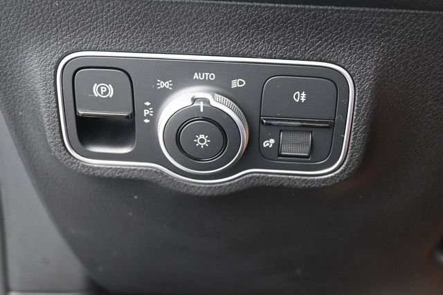 Used 2023 Mercedes-Benz GLB 250 image 14
