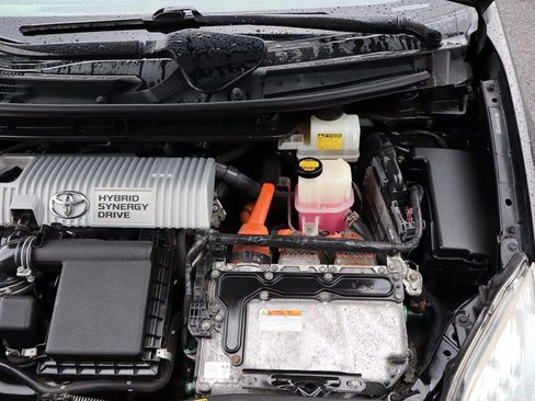 Used 2011 Toyota Prius Four w/ Solar Roof Pkg image 40