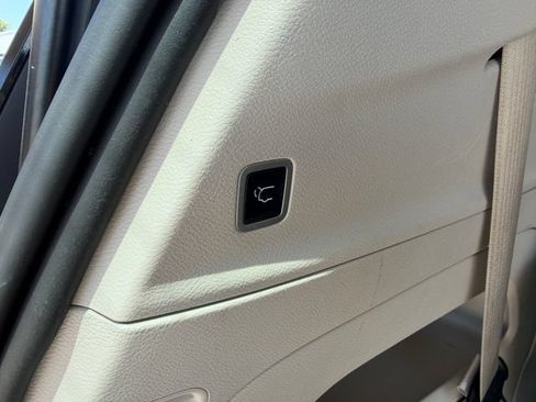 Used 2023 Chrysler Voyager LX FWD image 16