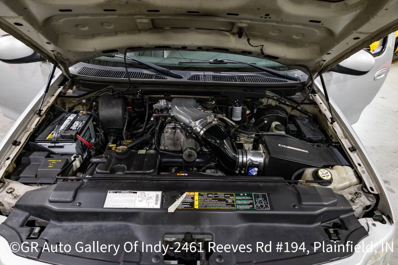 Used 2001 Ford F150 Lightning RWD image 17