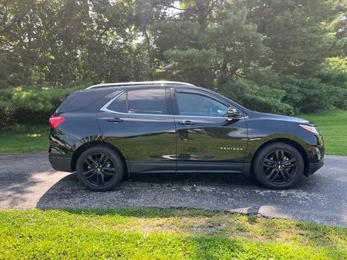 Used 2020 Chevrolet Equinox LT w/ Midnight Edition AWD/4WD image 2
