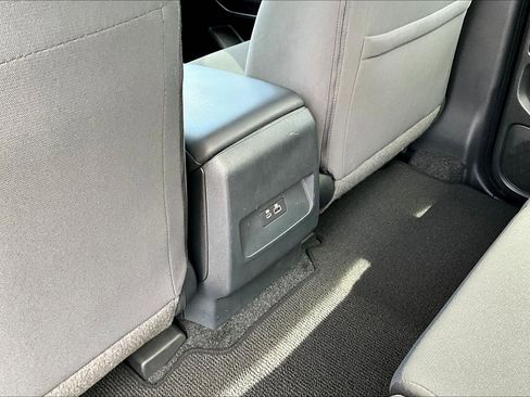 Used 2023 Nissan Frontier SV w/ Midnight Edition Package image 11