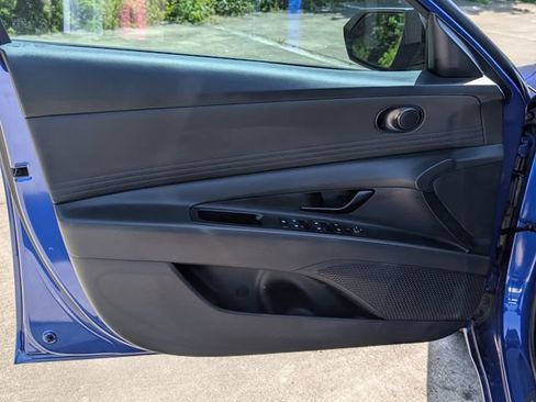 Used 2025 Hyundai Elantra Sport FWD image 10