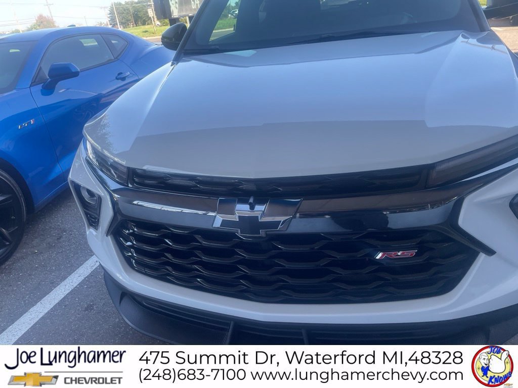 Used 2024 Chevrolet TrailBlazer RS w/ Driver Confidence Package AWD/4WD image 3