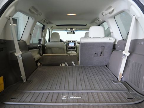 Used 2017 Lexus GX 460 Premium w/ Premium Package AWD/4WD image 29