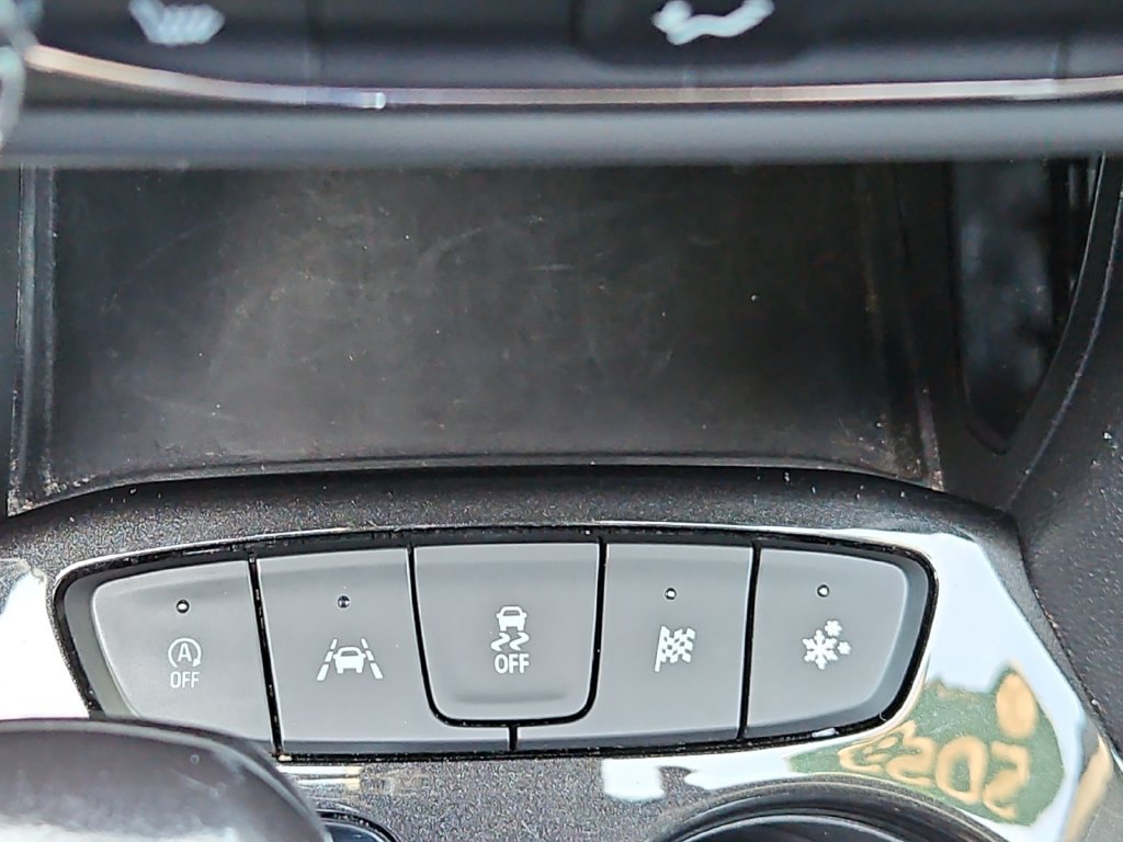 Certified 2022 Chevrolet TrailBlazer ACTIV w/ Sun and Liftgate Package FWD image 23