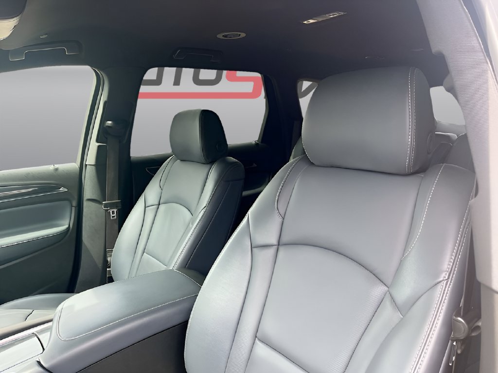 Used 2024 Buick Enclave Premium AWD/4WD image 22