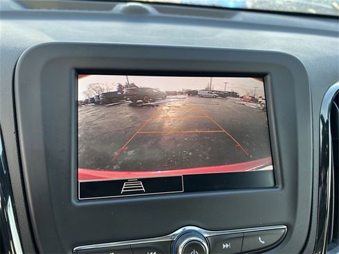 Used 2023 Chevrolet Equinox RS w/ LPO, Floor Liner Package image 21