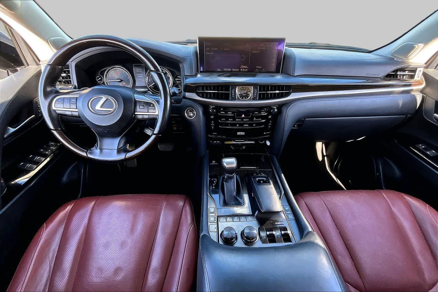 Used 2021 Lexus LX 570 4WD w/ Luxury Package image 13