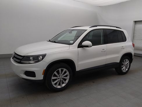 Used 2017 Volkswagen Tiguan Limited w/ Premium Package image 2