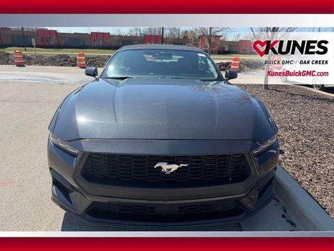 Used 2024 Ford Mustang Premium image 3