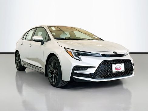 New 2026 Toyota Corolla SE FWD image 3