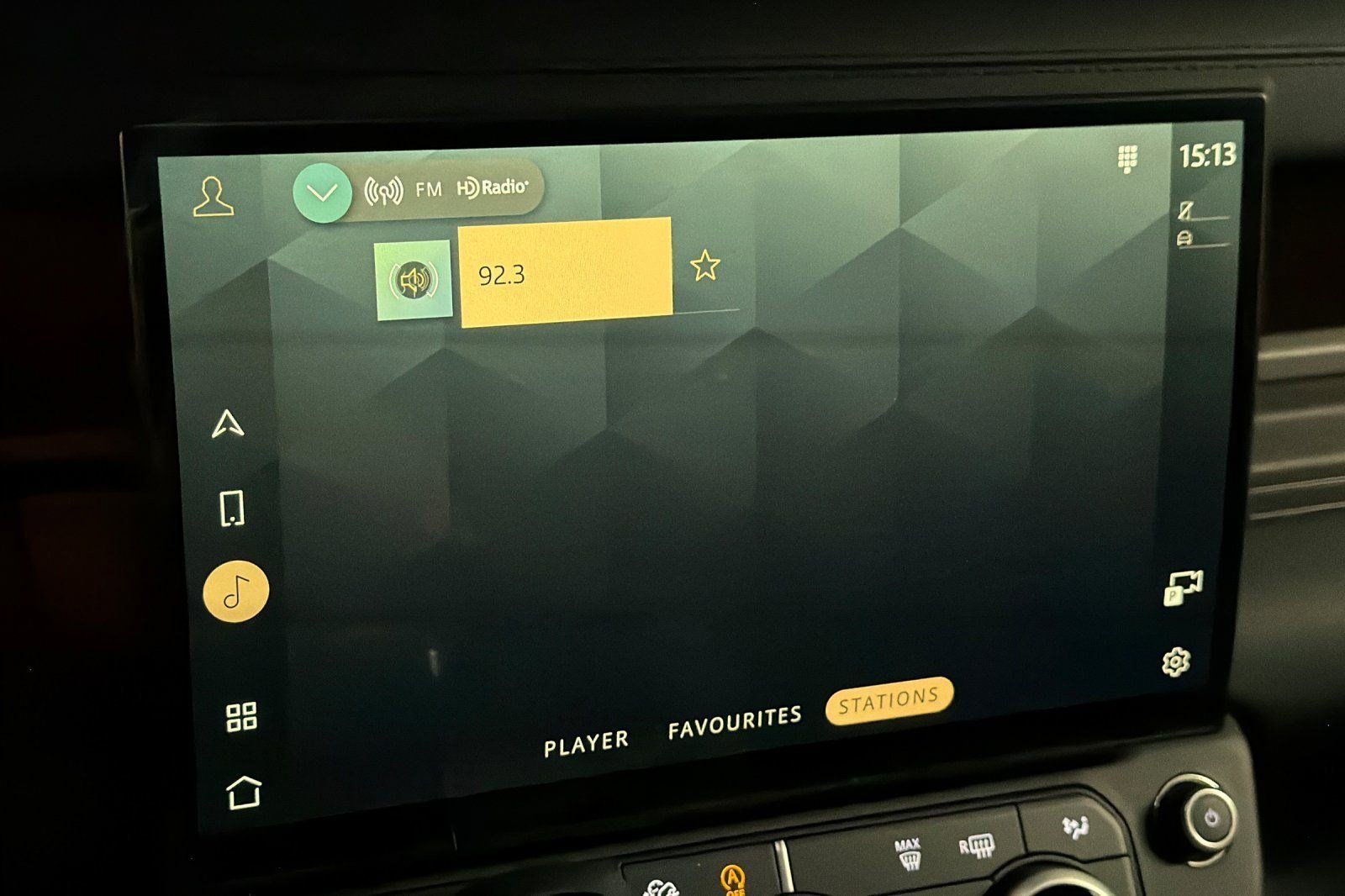 New 2026 Land Rover Defender 130 X-Dynamic SE AWD/4WD image 19